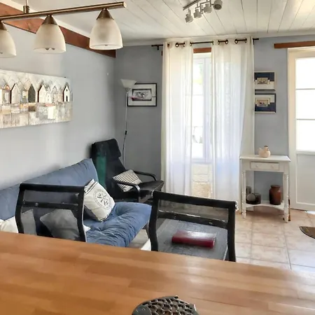 Holiday home Maison Agreable Proche Des Plages 40 M² Le Village Grand-Village-Plage